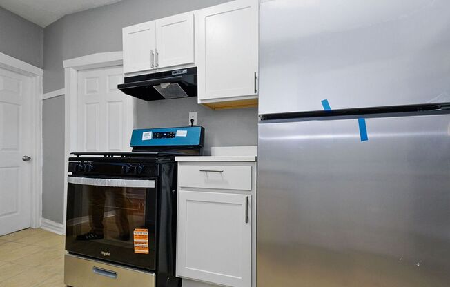 7556-58 S. Calumet Ave. / 320-28 E 76th St.