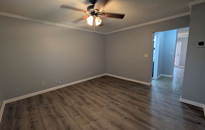 2 beds, 1 bath, $1,295