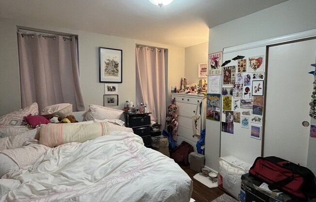 3 beds, 1 bath, $4,965, Unit 7