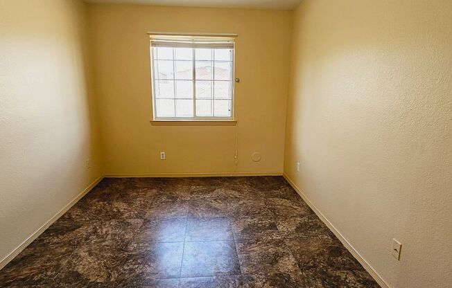 2 beds, 1 bath, 944 sqft, $1,050, Unit Unit B