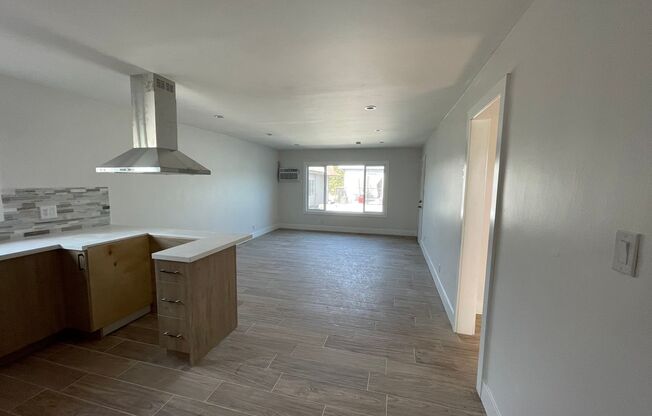 7337 Woodley LLC
