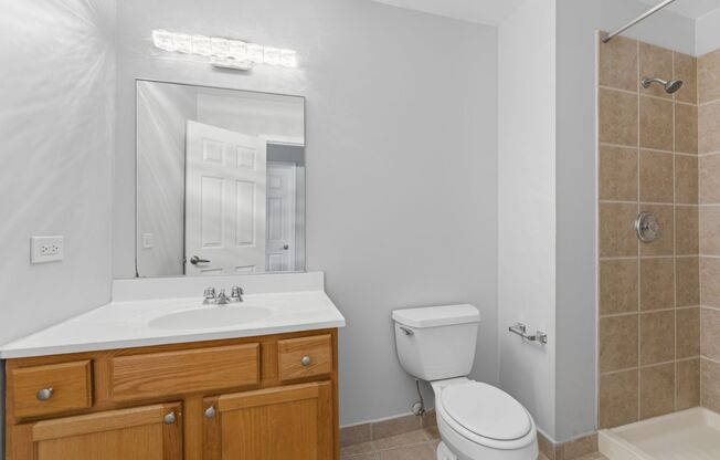 2 beds, 2 baths, 900 sqft, $2,550, Unit 212