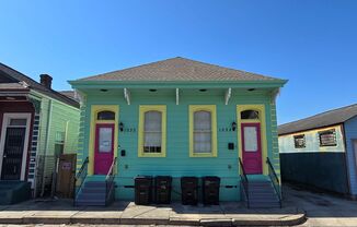 1030 - 1032 Piety St