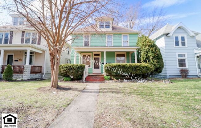 833 Edgewater