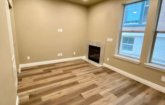 Studio, 1 bath, 415 sqft, $1,695