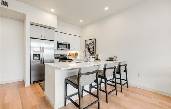 1 bed, 1 bath, 737 sqft, $2,049, Unit 510