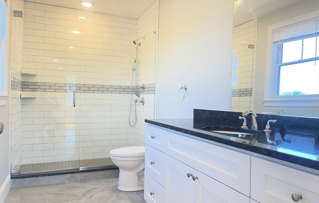 3 beds, 2.5 baths, 1,876 sqft, $4,250, Unit 13