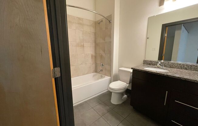 1 bed, 1 bath, 562 sqft, $1,279, Unit 307