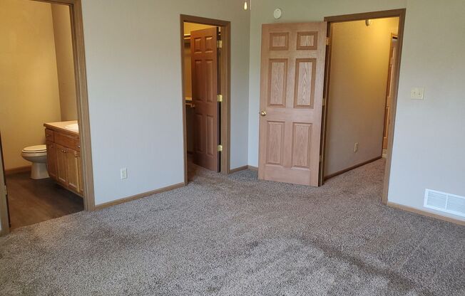 3 beds, 2 baths, $1,475