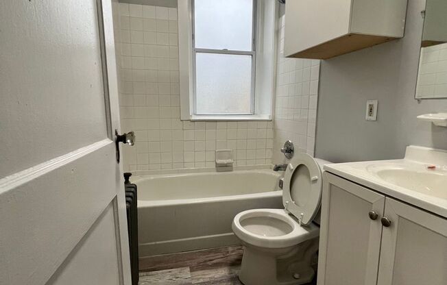 Studio, 1 bath, $1,095, Unit 4