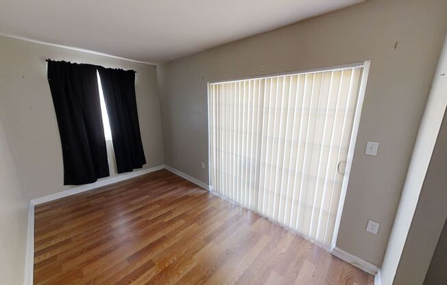 2 beds, 1 bath, $1,450, Unit D