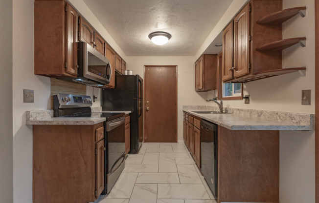 3 beds, 1 bath, $2,350