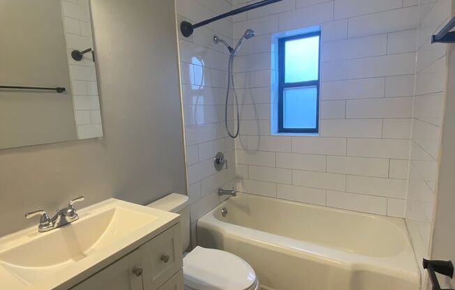 Studio, 1 bath, 465 sqft, $845, Unit 6244 Oakland Ave #310