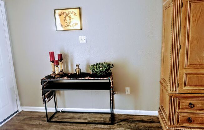 2 beds, 1 bath, 820 sqft, $1,025, Unit B114