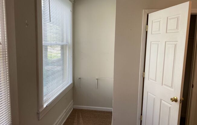 2 beds, 1 bath, $1,550