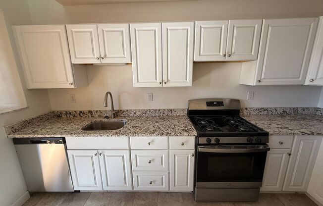 1 bed, 1 bath, 803 sqft, $2,450, Unit Royal York 1106