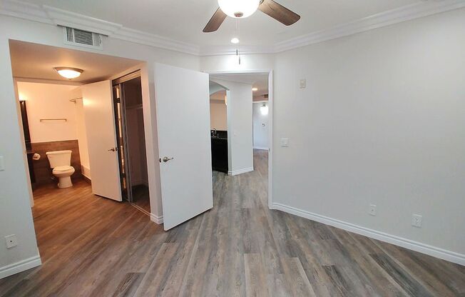 2 beds, 2 baths, 950 sqft, $2,850, Unit 320
