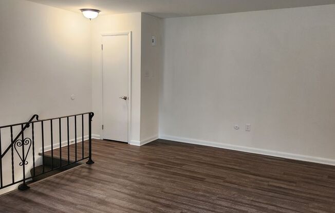 2 beds, 1 bath, 859 sqft, $1,450, Unit GL46007