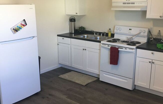 2 beds, 1 bath, 600 sqft, $725, Unit 440 SE Tefft St - Unit 14