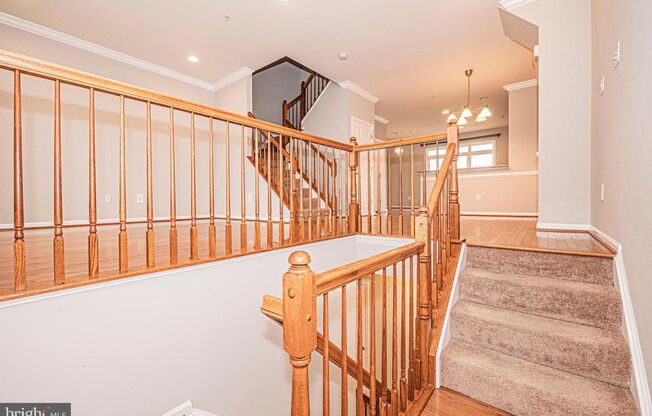 SPACIOUS 2 LEVEL CONDO WITH LOFT