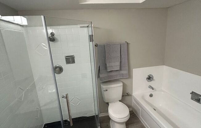 2 beds, 1 bath, 1,000 sqft, $1,195, Unit 301