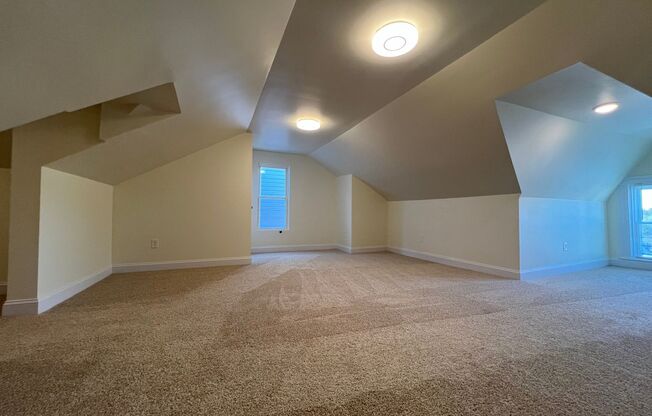 2 beds, 1 bath, $1,295, Unit Floor 2