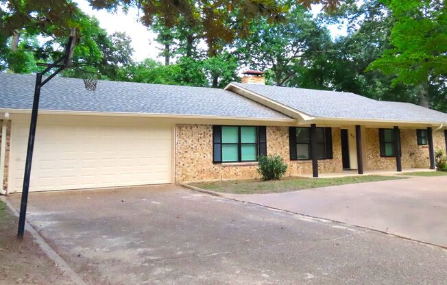 Updated 5 bedroom, 3 bathroom home in Tyler!!!