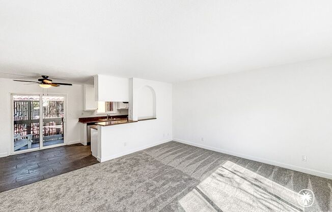 Stunning 2BD/2BA Condo in El Cajon W/ A/C, Private Balcony, Updated Kitchen, Coin-Op Laundry, & Community Pool/Spa !