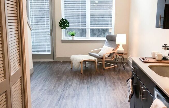 Studio, 1 bath, 479 sqft, $1,299, Unit 104