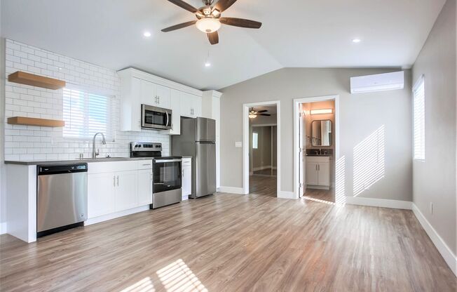 2 beds, 2 baths, 762 sqft, $3,395, Unit 25