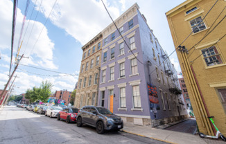 309 E 13th St 9