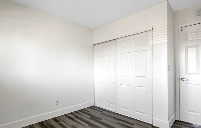3 beds, 1 bath, 800 sqft, $1,595, Unit 51