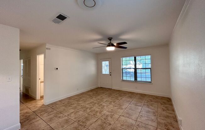 6200 Palm Circle 78741 | 3 Bed 1.5 Bath | $1725