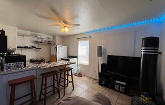 1 bed, 1 bath, 612 sqft, $650, Unit Rear