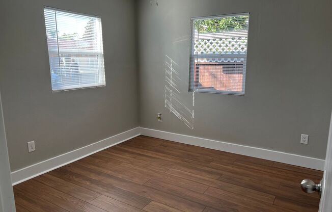 2 beds, 1 bath, $2,745, Unit 115 E Pine St