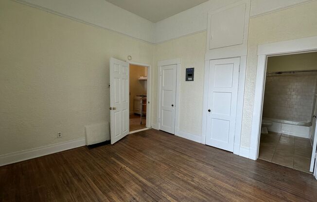 1 bed, 1.5 baths, $1,050, Unit Apt. 3