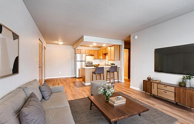 1 bed, 1 bath, 725 sqft, $1,099, Unit AA205