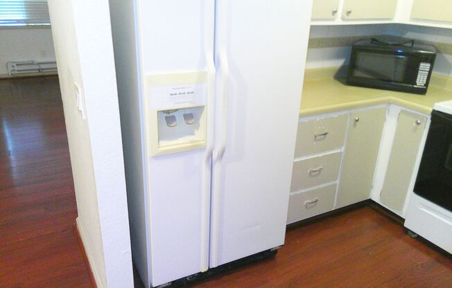 2 BR, 2 Bath Condo on Tripp Dr in Reno.