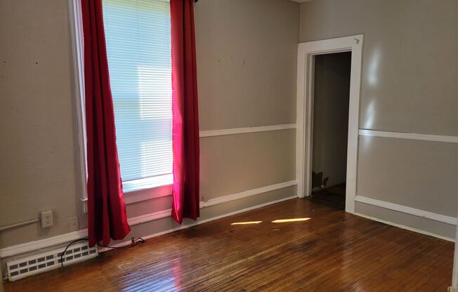 4 beds, 1 bath, $1,700