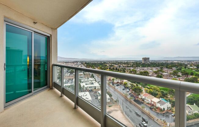 1 bed, 1.5 baths, $2,200