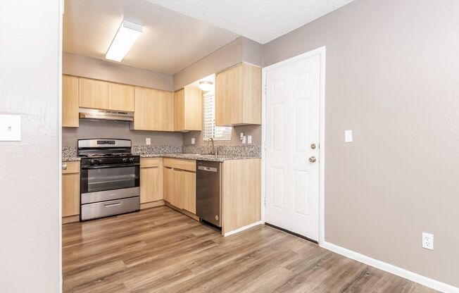 3 beds, 1.5 baths, 1,050 sqft, $1,399