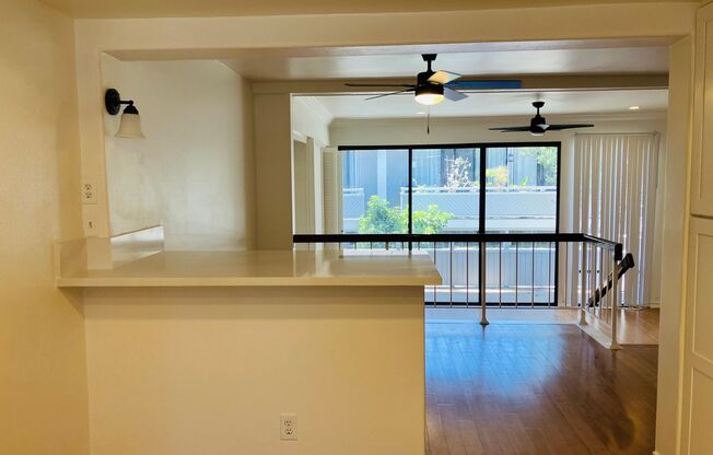 Fabulous Remodeled 3 Bedroom Newport Beach Townhouse Minutes from Balboa Peninsula & the Beach!