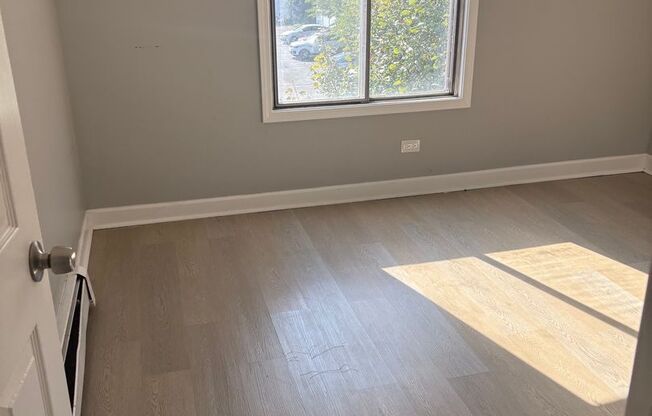 2 beds, 1 bath, 865 sqft, $1,695, Unit Building 2-3D