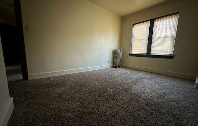 2 beds, 1 bath, $850, Unit Unit 101