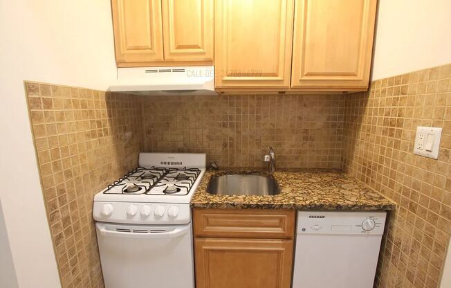 309 W 72 ST