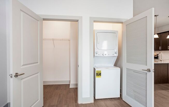 Studio, 1 bath, 560 sqft, $1,600, Unit Heritage East- Unit 110