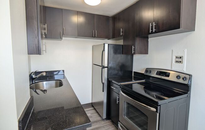 Studio, 1 bath, 552 sqft, $1,575, Unit 312