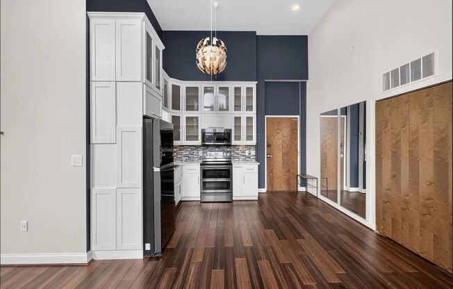 1 bed, 1 bath, 697 sqft, $1,850, Unit 306e