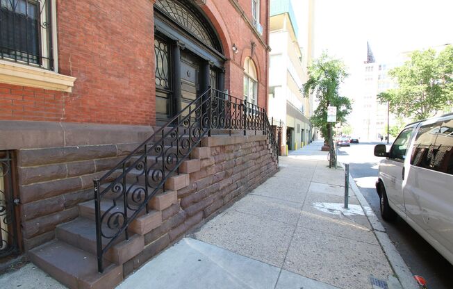 Studio, 1 bath, $1,400, Unit #18