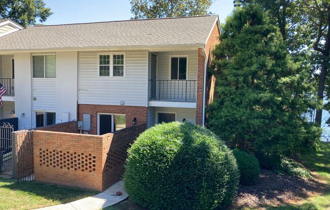 WATERFRONT Two Bed Townhouse in Denver With BOAT SLIP!!